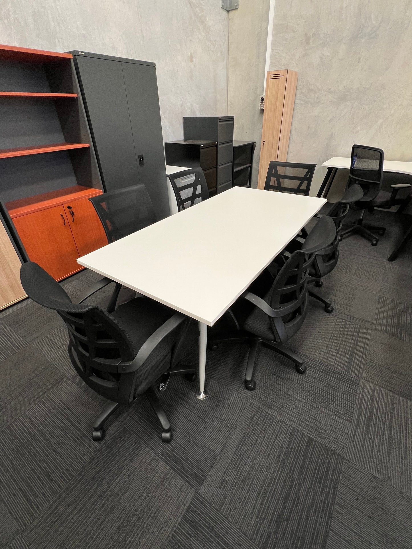 Rapid Span Meeting Table and Chairs Package