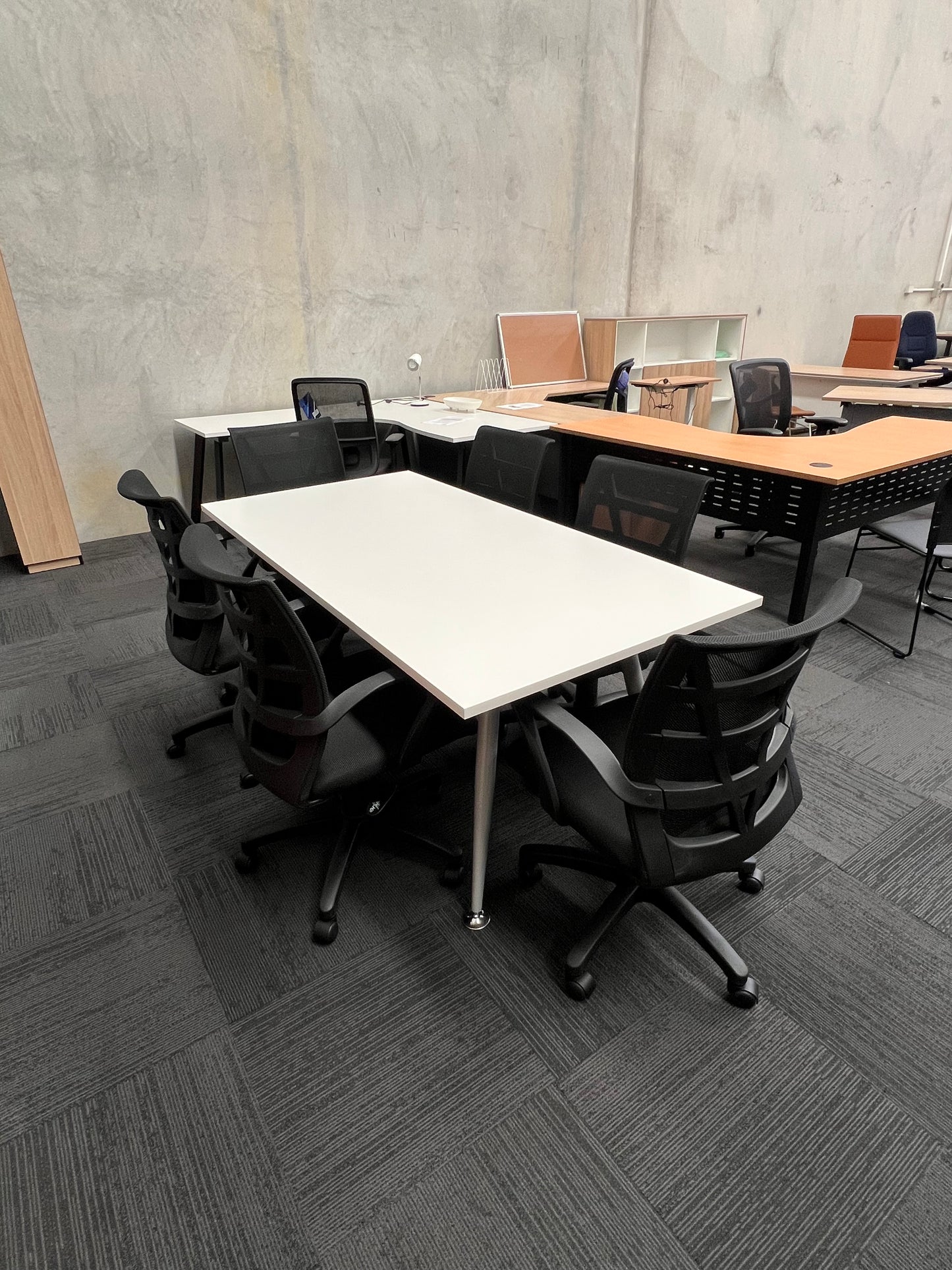 Rapid Span Meeting Table and Chairs Package